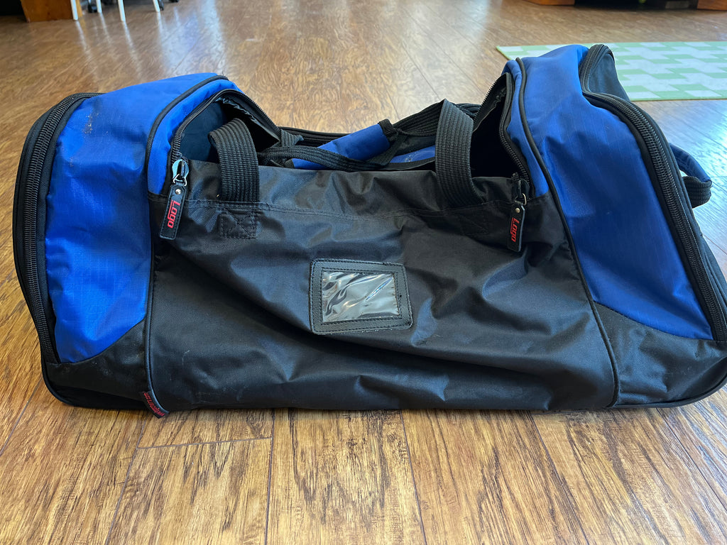 Back of Gators rolling duffel showing ID window