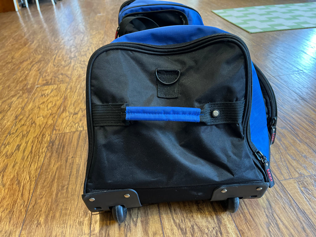 Wheel end of Gators rolling duffel